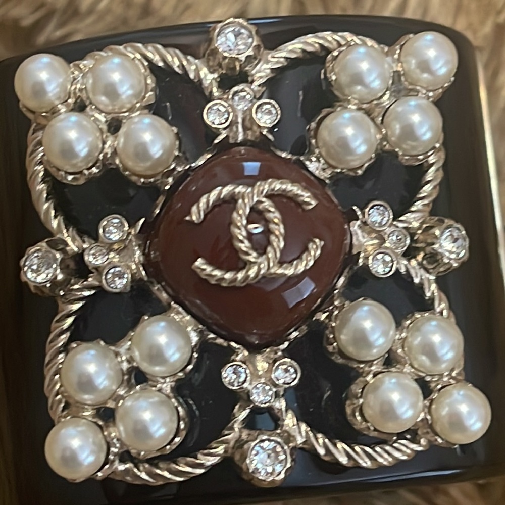 Chanel Womens Classic Rare Cuff - image 1